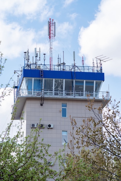 Foto torre de despacho no aeroporto