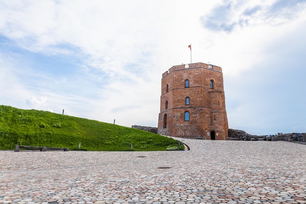 Torre de Gediminas em Vilnius, Lituânia. Complexo do castelo superior de Vilnius