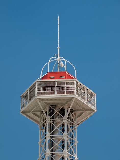 Foto torre de observação no parque temático elitch gardens em denver, colorado.