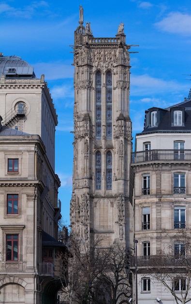 Torre de Saint Jacques localizada no centro de Paris França