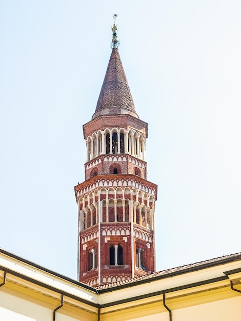 Torre de sino hdr da igreja milão de san gottardo