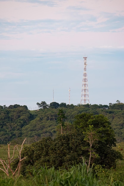 Torre de telecomunicações de metal