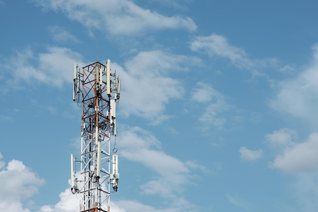 Torre de telecomunicações na rede de telecomunicações da rede de tecnologia do céu