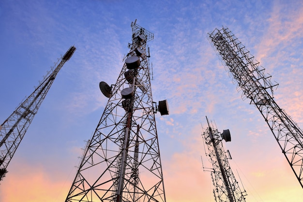 Foto torre de telecomunicações