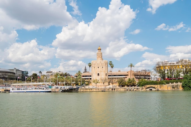 Torre del Oro Sevilha Rio Guadalquivir Torre de ouro Sevilha Espanha