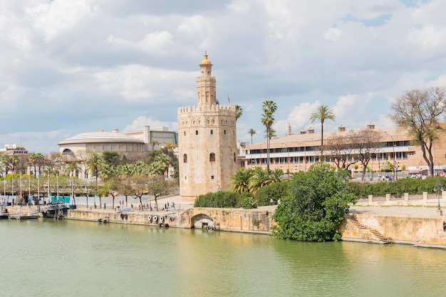 Torre del Oro Sevilla Fluss Guadalquivir Turm aus Gold Sevilla Spanien