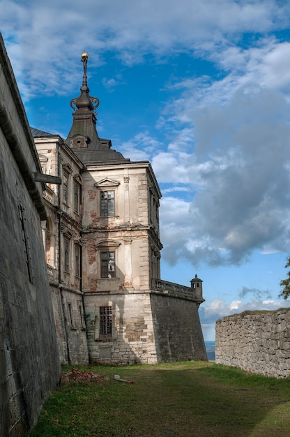 Torre do Castelo Medieval Pidhirtsi