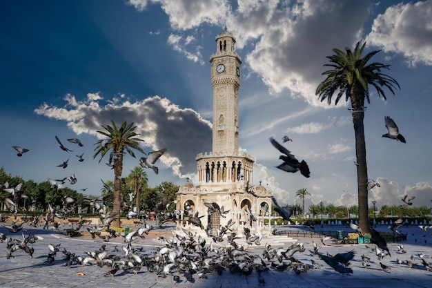 Torre do relógio antiga de Izmir Turquia