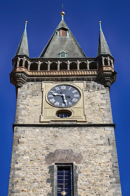Torre do relógio da cidade velha em Stare Mesto Praga República Checa