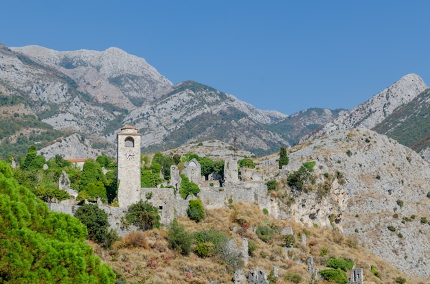 Torre do relógio no antigo bar, montenegro