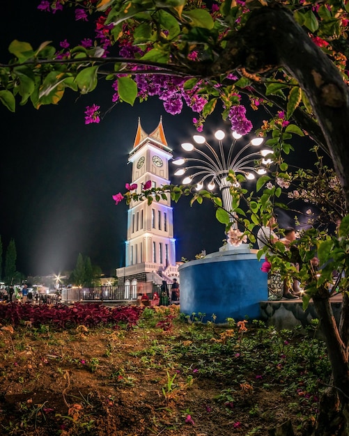 Torre do relógio, um edifício histórico e um marco em west sumatra