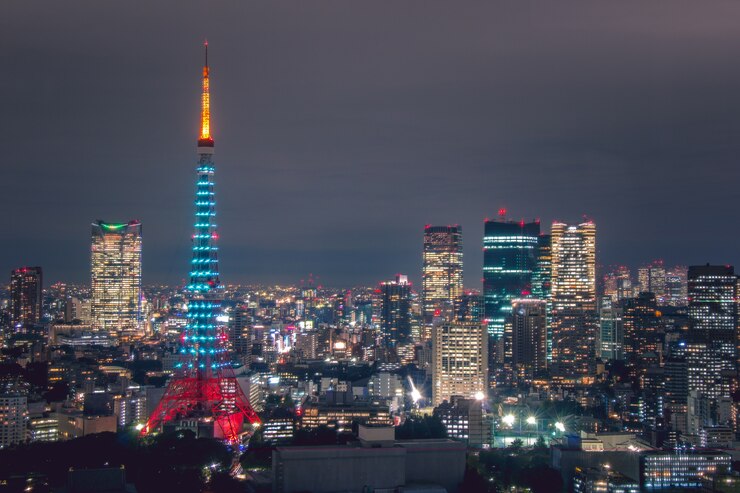 Torre do Tóquio na luz azul Diamond Veil na luz da noite do Tóquio Japão.