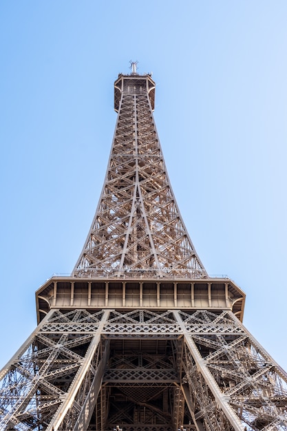 Torre Eiffel en la mañana