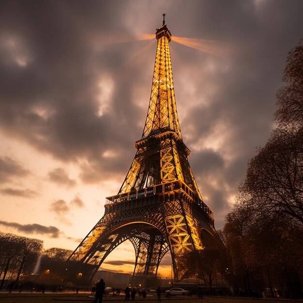 Torre Eiffel por la noche hermosa París tomada con Nikon D850 y Nikon AFS