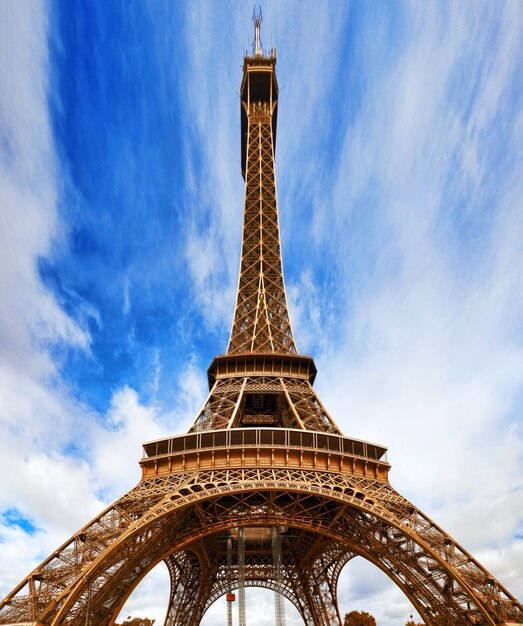 Foto torre eiffel - vista da champs de mars.paris, frança