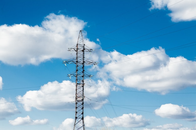 Torre Eléctrica de Alta Tensión. Poste de alto voltaje o concepto de energía de torre de alto voltaje.