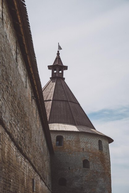 La torre de la fortaleza Oreshek en Rusia