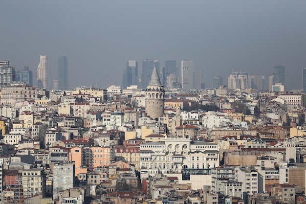 Torre de Galata en la ciudad de Estambul