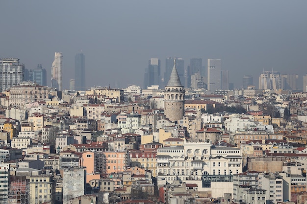 Torre de Galata en la ciudad de Estambul