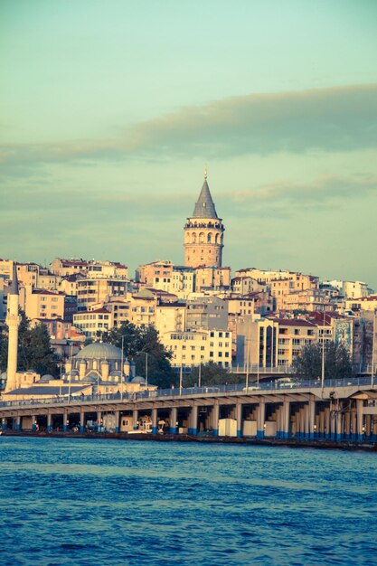 Torre de Galata desde tiempos antiguos en Estambul