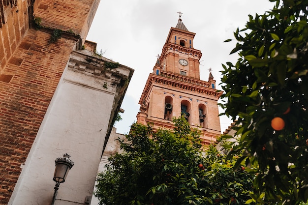 Torre de una iglesia en un pueblo de Sevilla llamado Carmona