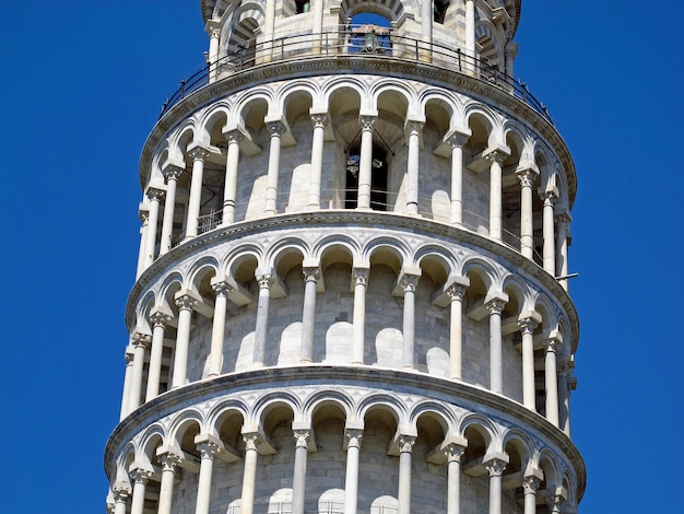 Torre inclinada de pisa italia