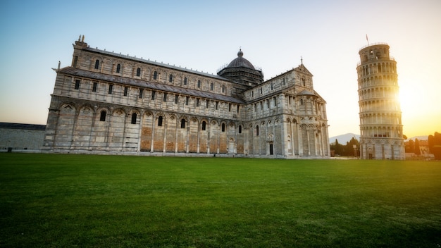 Torre inclinada de Pisa en Pisa - Italia