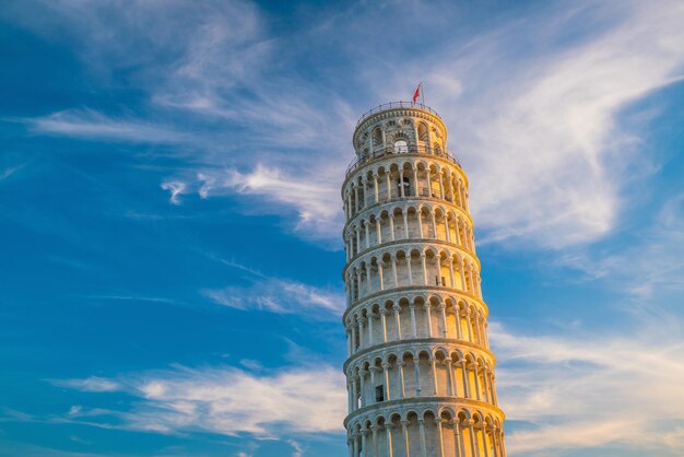 Foto la torre inclinada de pisa