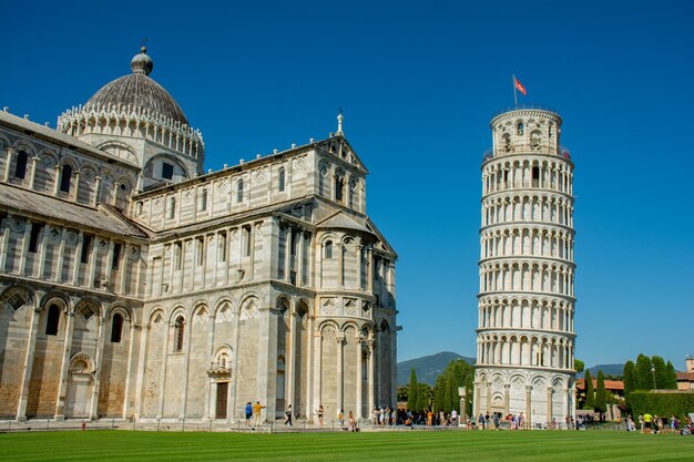 Foto torre inclinada