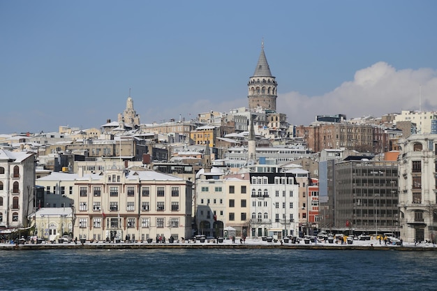 Torre Karakoy y Galata en la ciudad de Estambul