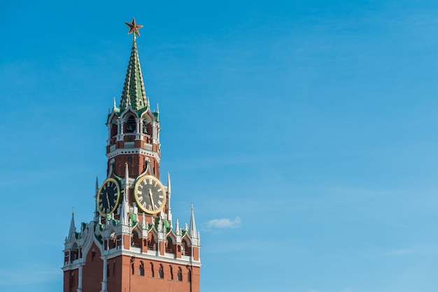 Torre Kremlin Spasskaya de Moscou