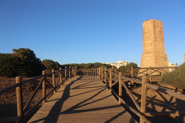 Torre ladrones, torre de vigia na praia de Cabopino em Marbella