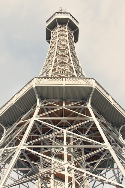 Torre de observación de metal