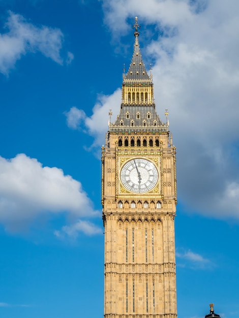 Torre del reloj big ben en londres