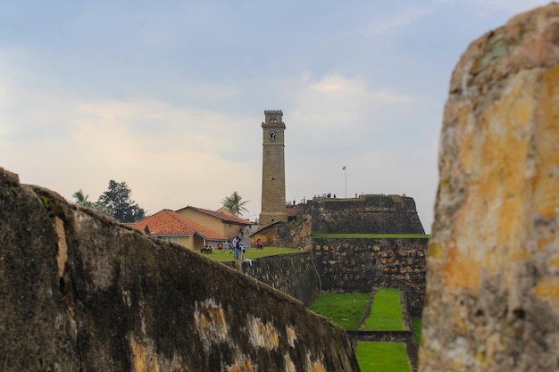 Torre de reloj conmemorativa de Anthonisz en el panorama de Galle Sri Lanka