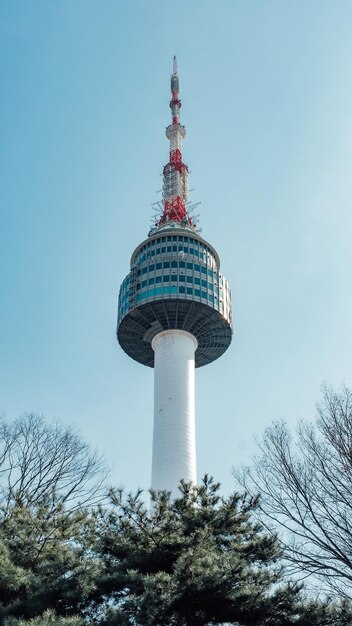 Foto la torre de seúl en invierno