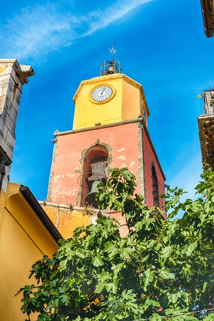 Torre sineira da Igreja de Notre Dame SaintTropez Cote d'Azur França