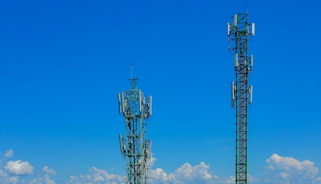 Torre de telecomunicaciones es la descripción genérica de mástiles de radio.
