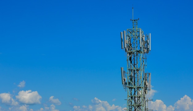 Torre de telecomunicaciones es la descripción genérica de mástiles de radio.