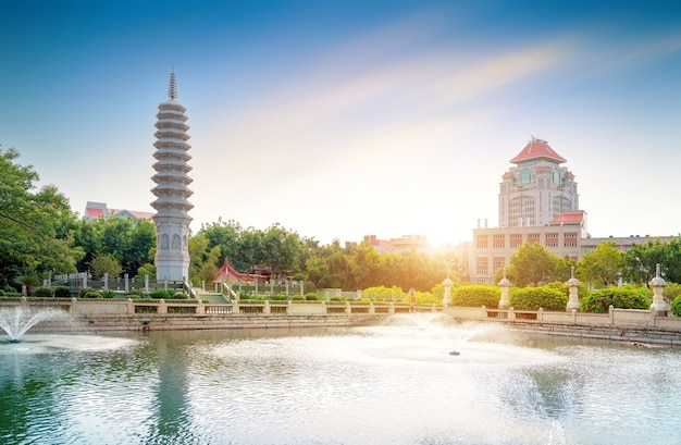 Torre del templo en el templo South Putuo en Xiamen