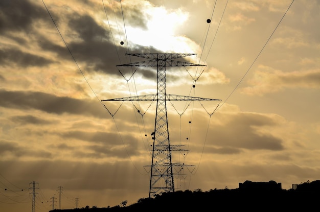 Torre de transmisión eléctrica de alta tensión Torre de energía