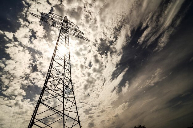 Torre de transmisión eléctrica de alto voltaje