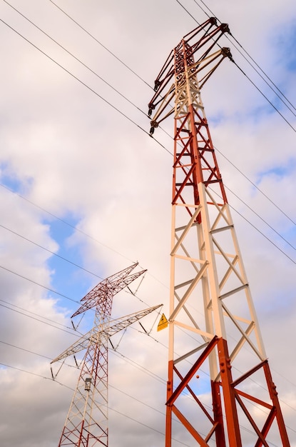 Torre de transmisión eléctrica de alto voltaje