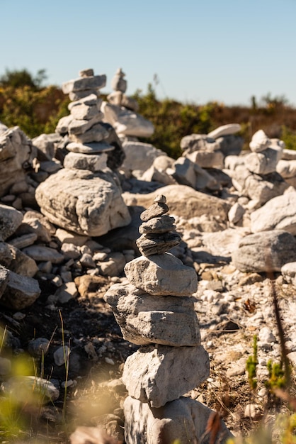 Foto torres de pedra no topo da table mountain cape town áfrica do sul