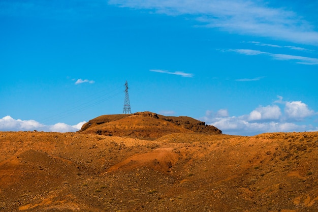 Torres de transmissão de alta tensão para eletricidade no Saara