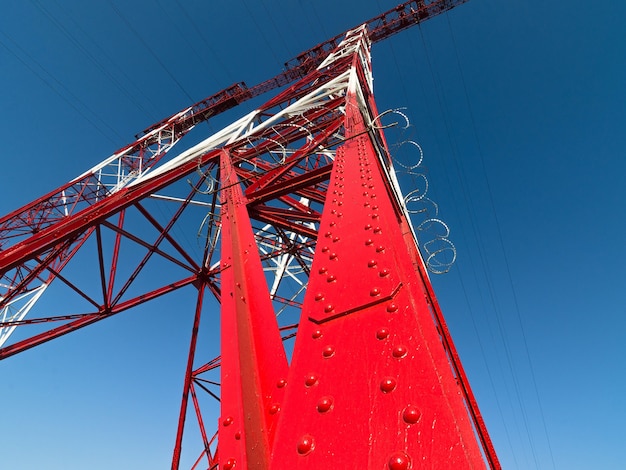 Torres para linhas de transmissão de energia de alta tensão