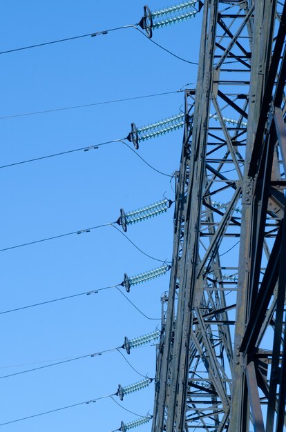 Torres para linhas de transmissão de energia de alta tensão