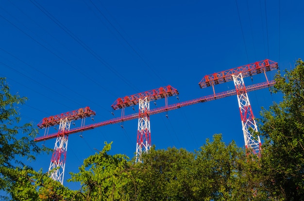 Foto torres para linhas de transmissão de energia de alta tensão