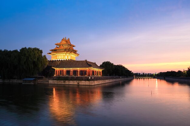 La torreta de la ciudad prohibida de beijing en sunsetChina