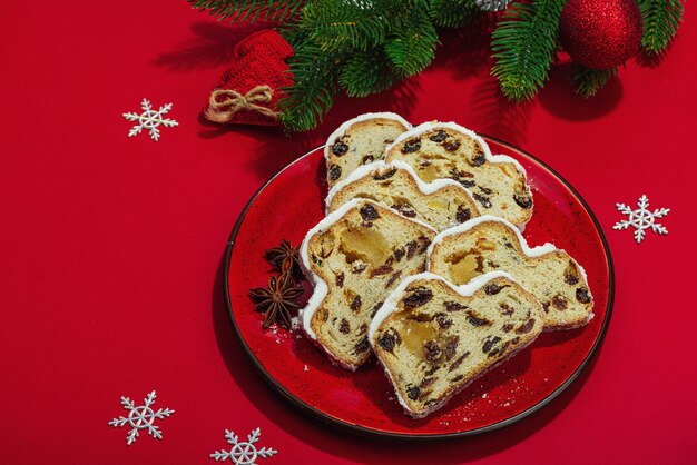 Foto torta alemana tradicional de navidad y pastelería europea